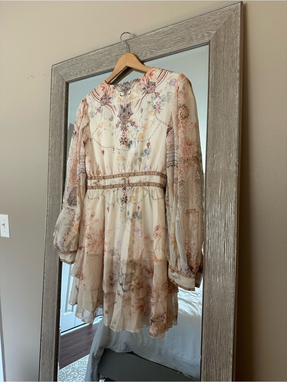 COMMENSE Ivory Button Front Floral Long Sheer Sleeve Mini Dress NWT Size Small - Picture 4 of 5